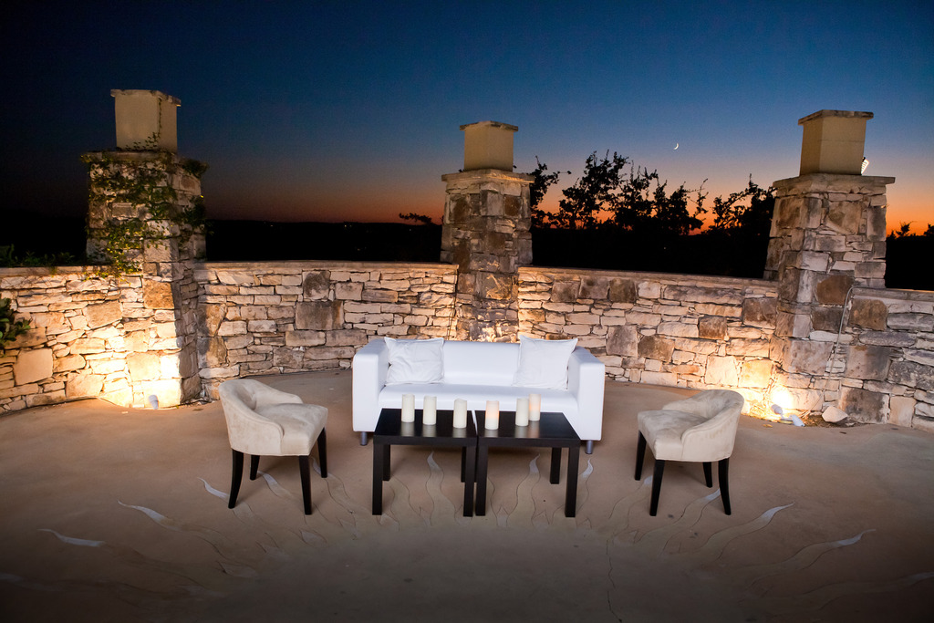 Hill country view - lounge